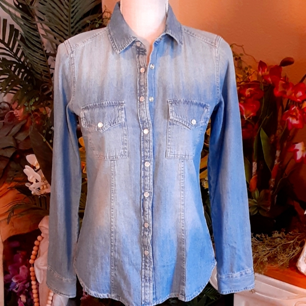 BASS, G. H. Bass & Co., Maine, USA,  Pearl Snap Chambray Shirt, Size XS